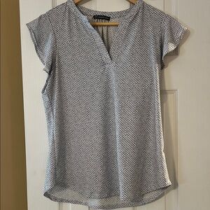 Adrianna Papell Black and White Textured Blouse- no size tag but I would say med